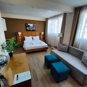 https://la-place-de-la-gare-suites-new-subway-station.hotelschalkidiki.net